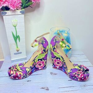 🌷NINE West🌷 Beautiful Floral Wedge Platform Heels